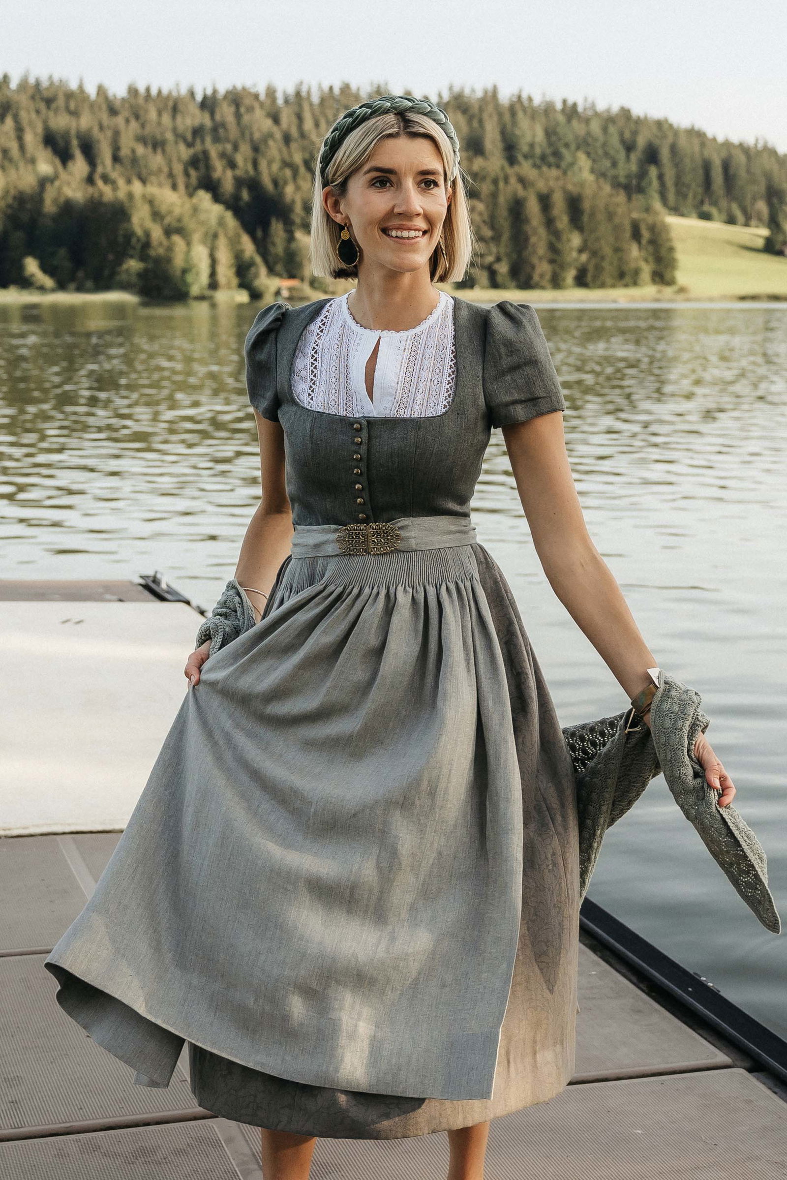 TOP erhaltenes buy Dirndl mit Wildseideschürze